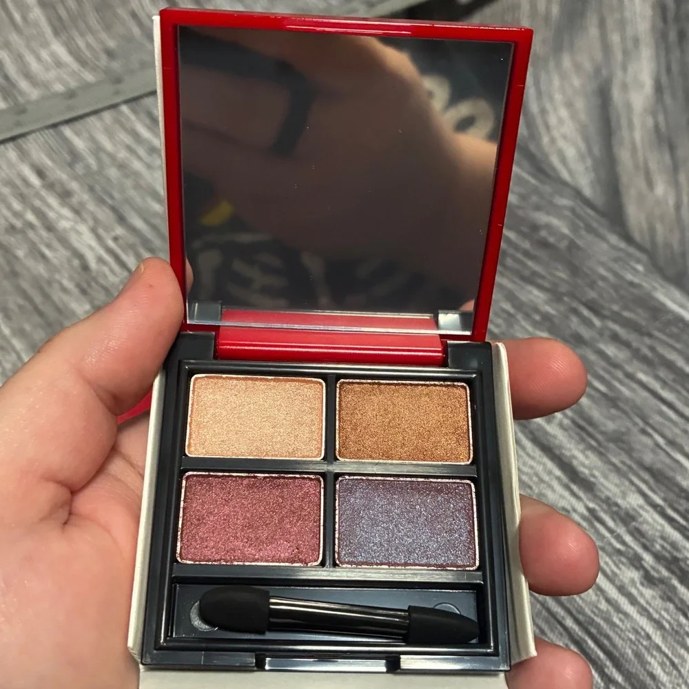 NIB AVON FMG Glimmer Eyeshadow Quad - Mistress NIB